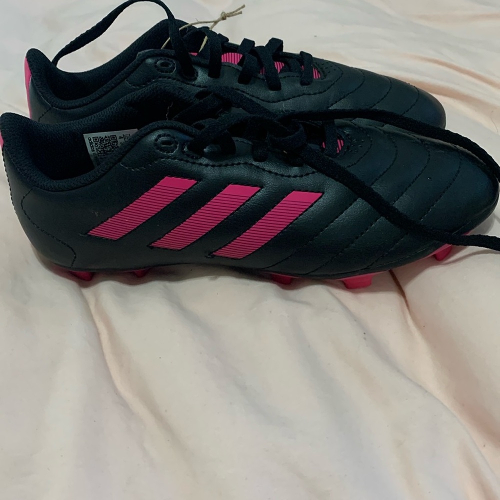 ADIDAS SOCCER CLEETS